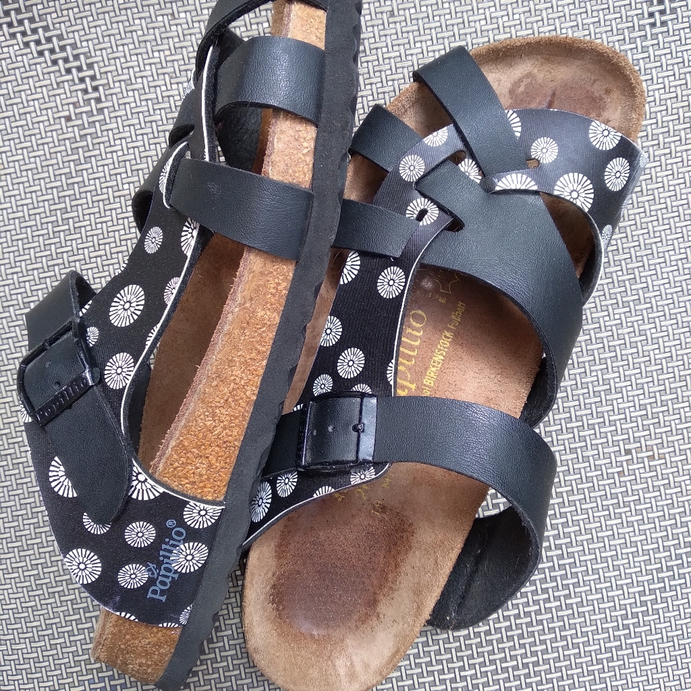 Birkenstock Papillio Pisa Woman's Sandals. Size 40 (9.5, 10). Black and white.